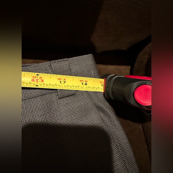 Calvin Klein Gray Suit, Pants & Jacket Set SZ 42 Pants Are Pleaded & cuf… - Picture 15 of 16